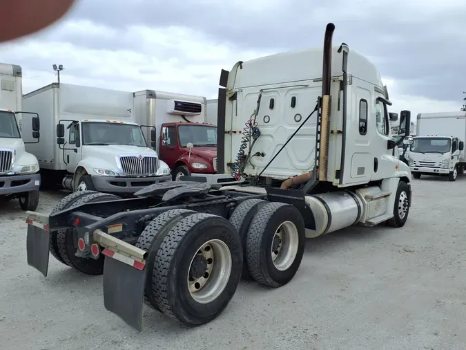 2018 FREIGHTLINER/MERCEDES CASCADIA 125