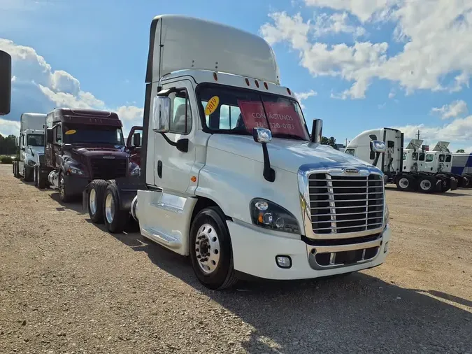 2019 FREIGHTLINER CASCADIA 125
