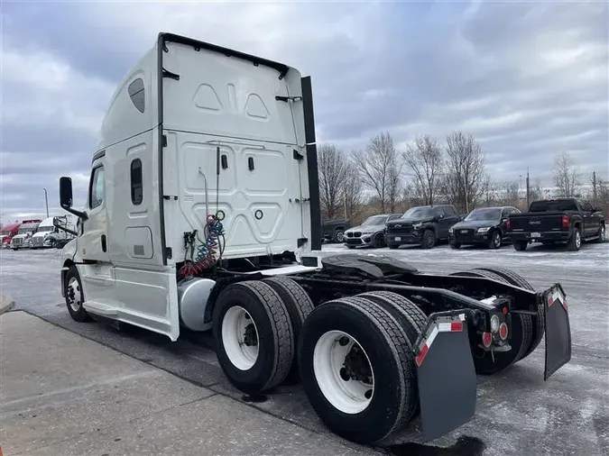 2020 FREIGHTLINER CA126