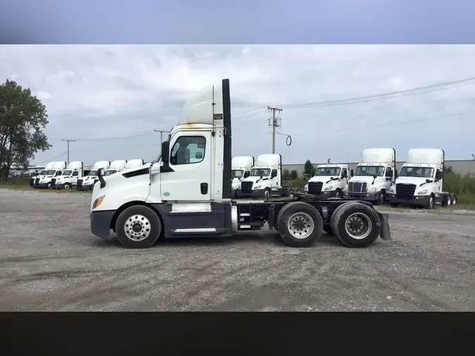 2020 Freightliner Cascadia 126d6744d000bcd10e56455848314964a10