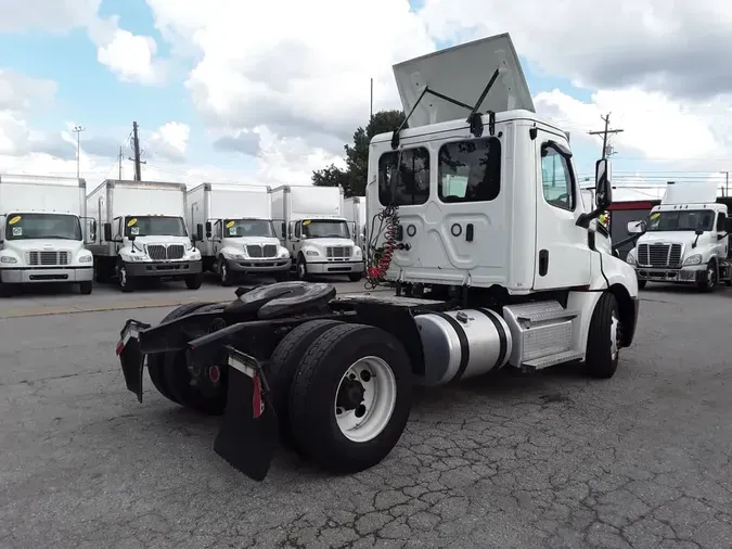 2020 FREIGHTLINER NEW CASCADIA 126