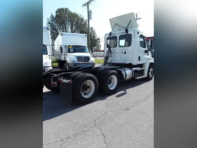 2018 FREIGHTLINER/MERCEDES CASCADIA 125