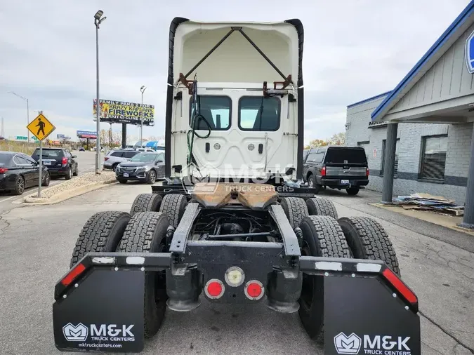 2019 FREIGHTLINER CASCADIA CA126