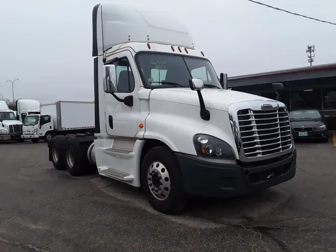 2017 FREIGHTLINER/MERCEDES CASCADIA 125