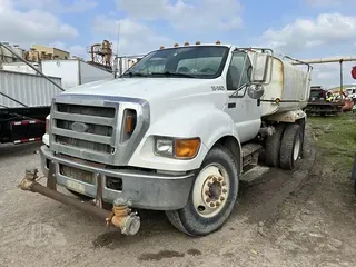 2005 FORD F750 SD