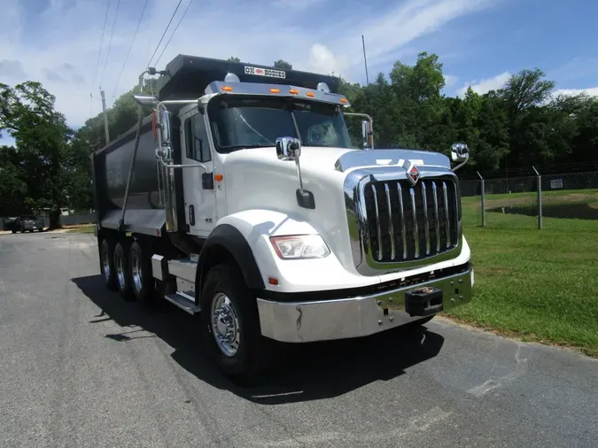 2020 International HX620
