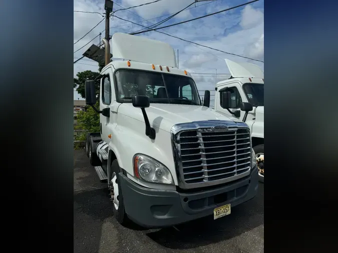 2014 FREIGHTLINER/MERCEDES CASCADIA 125