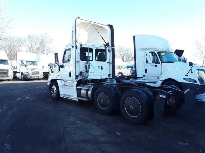 2019 FREIGHTLINER/MERCEDES CASCADIA 125