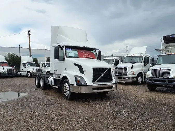2018 VOLVO VNL64TRACTOR