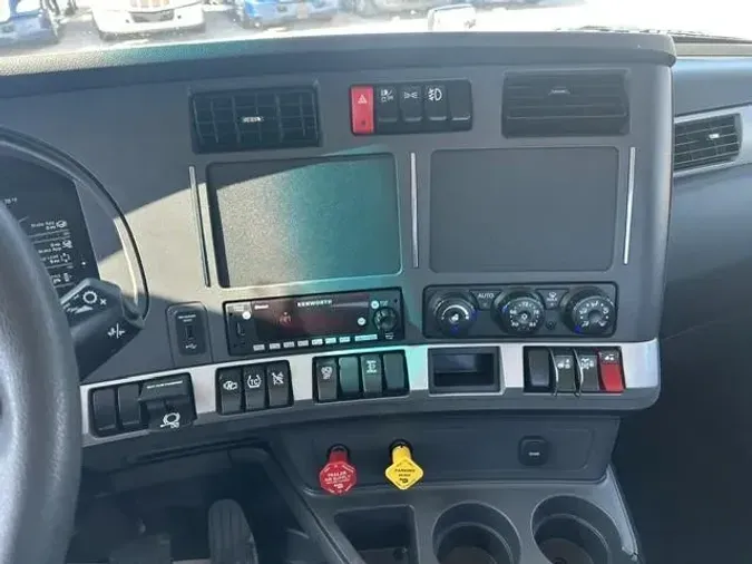 2024 Kenworth T680d6880910f393210b6f3cf15419c7f274