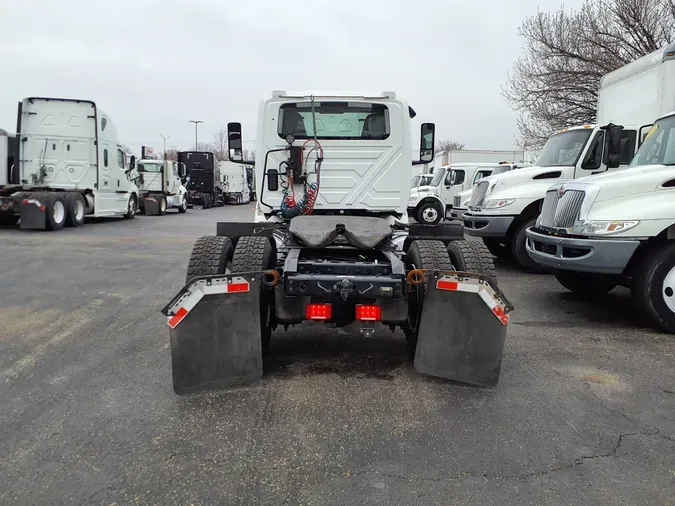 2019 NAVISTAR INTERNATIONAL RH613 DAYCAB S/A