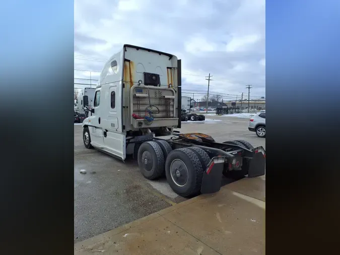 2020 FREIGHTLINER/MERCEDES CASCADIA 125