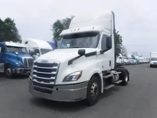 2019 FREIGHTLINER NEW CASCADIA 126
