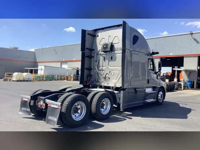 2022 Freightliner Cascadia 126