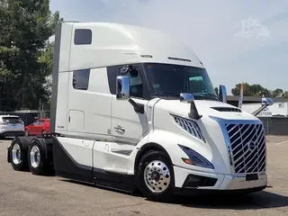 2026 VOLVO VNL64T860
