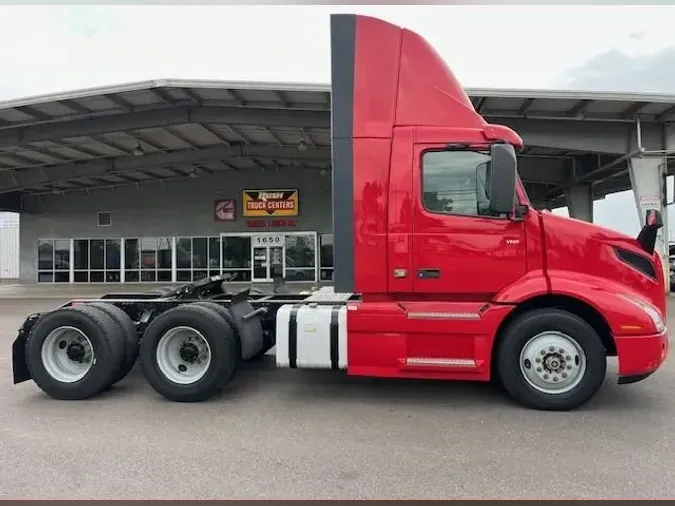 2020 Volvo VNR64T300