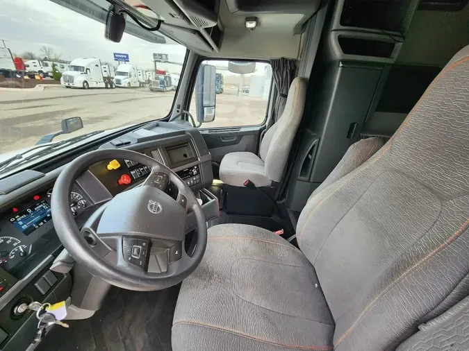 2020 VOLVO VNL64T760