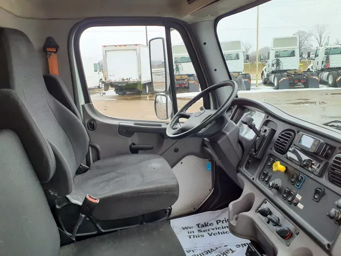 2019 FREIGHTLINER/MERCEDES M2 106