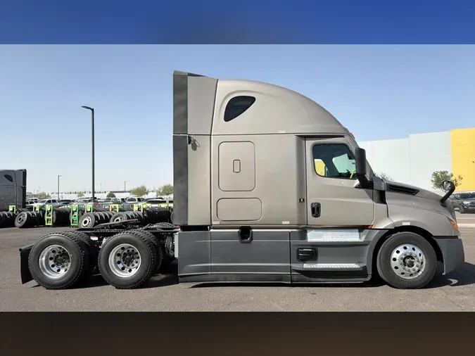 2025 Freightliner Cascadia 126d6a123a3867a51075a36155499c3b5e8