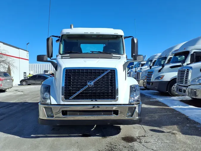 2017 VOLVO VNL64TRACTOR