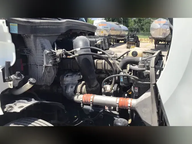 2019 Freightliner Cascadia 126