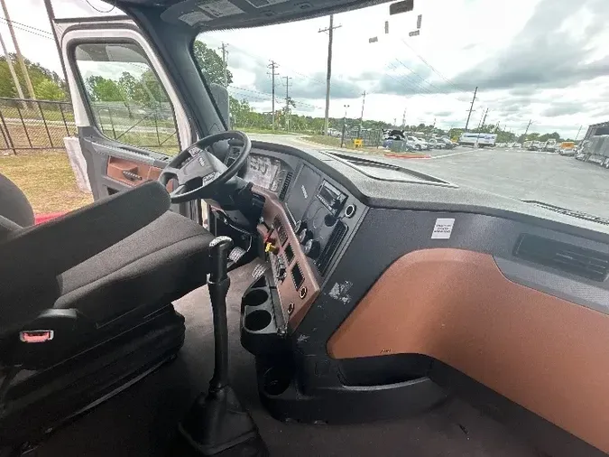 2021 FREIGHTLINER CA126