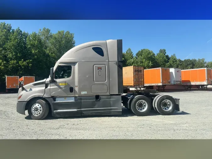 2023 Freightliner Cascadia 126d6af981e07768b1cc5342d8450fc32c3