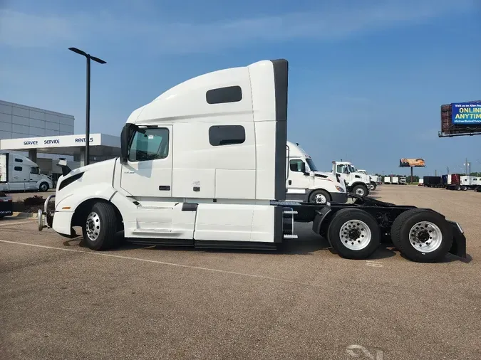 2020 VOLVO VNL64T760