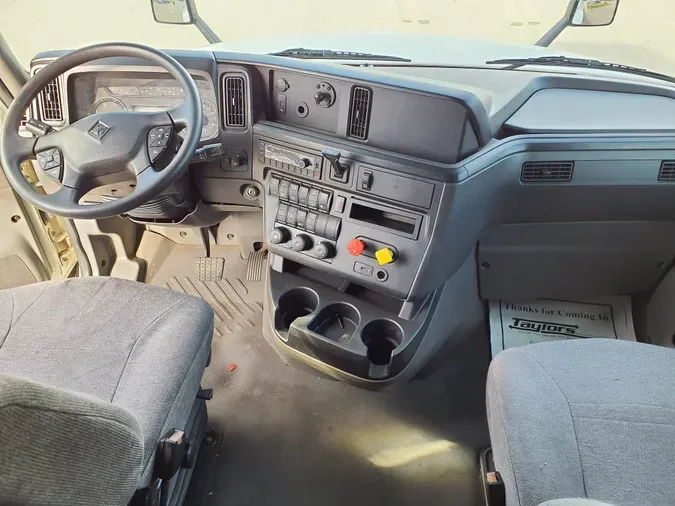 2019 NAVISTAR INTERNATIONAL LT625 SLPR CAB