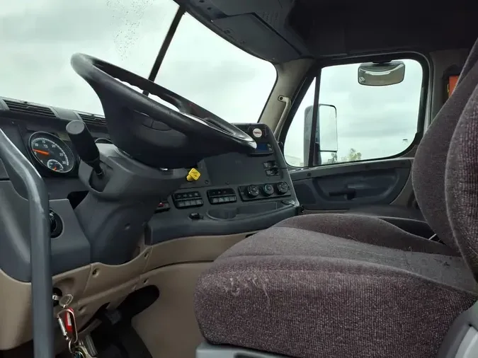 2018 FREIGHTLINER/MERCEDES CASCADIA 125