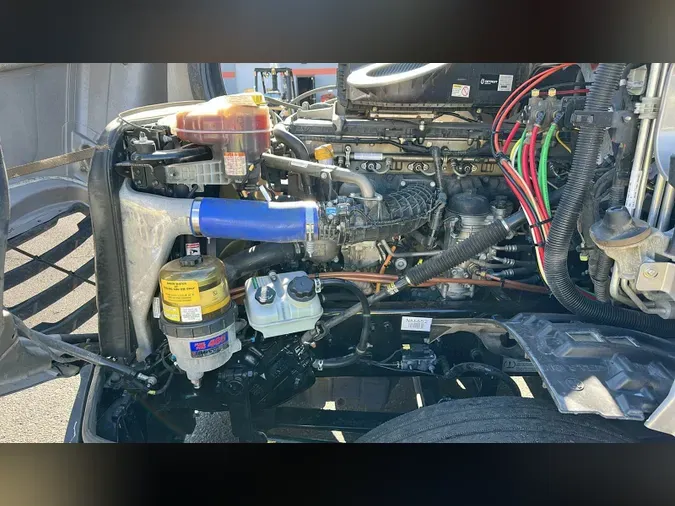 2022 Freightliner Cascadia 126d6b9a7e5acd8f2ba53a54d7a11cb1880