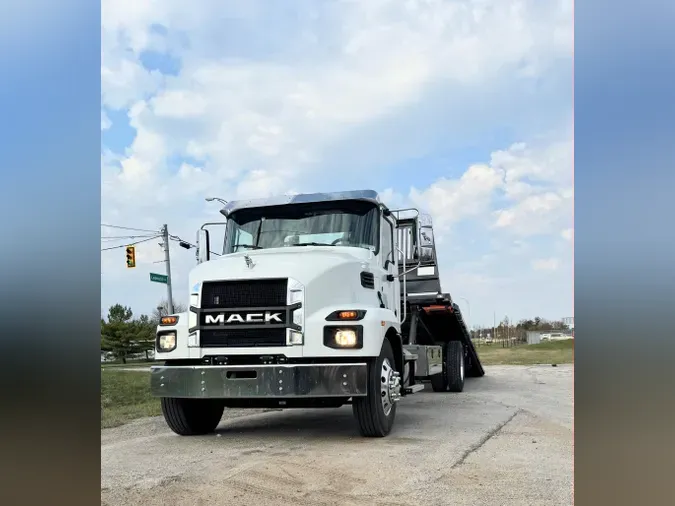 2024 Mack MD7 42R