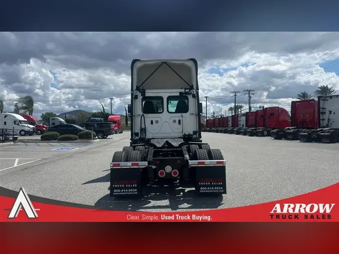 2021 FREIGHTLINER CA126
