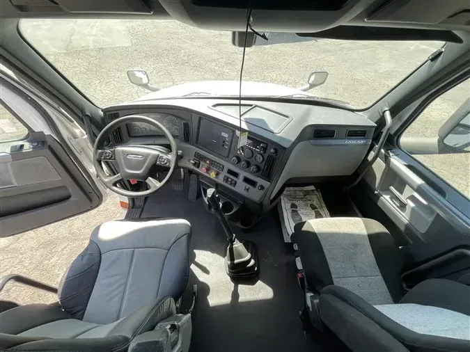 2020 FREIGHTLINER CA126