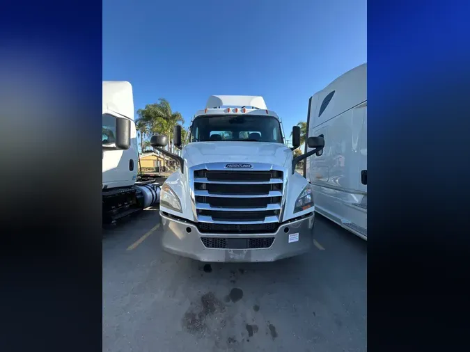 2020 FREIGHTLINER/MERCEDES NEW CASCADIA 116