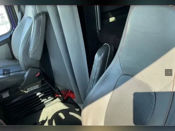 2024 VOLVO VNL64T860