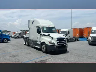 2020 Freightliner Cascadia 126
