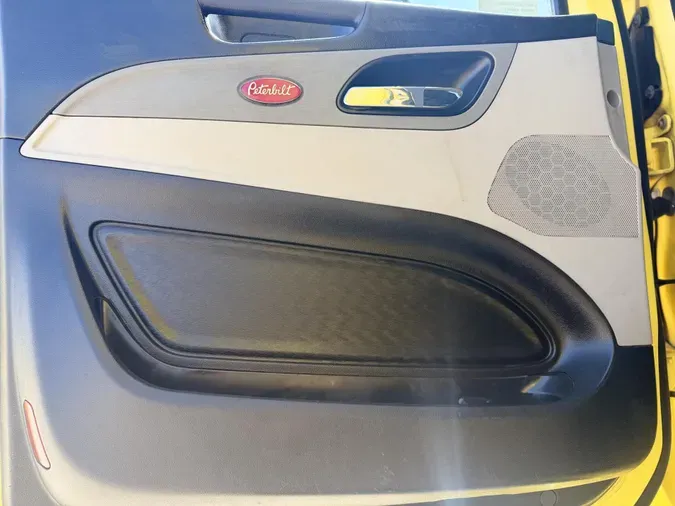 2022 Peterbilt 579