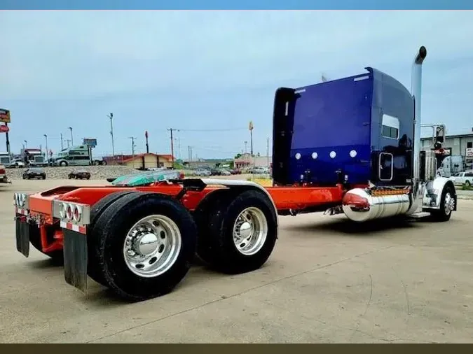 2022 Peterbilt 389