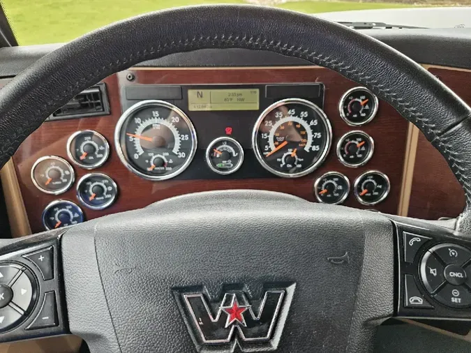 2022 WESTERN STAR 5700XE