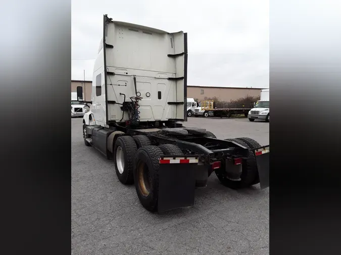 2020 NAVISTAR INTERNATIONAL LT625 SLPR CAB