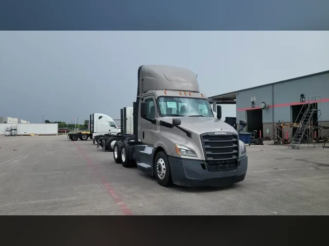 2020 Freightliner Cascadia 126d6ce4bda6cce38ae7c7484a85ce1bf6c