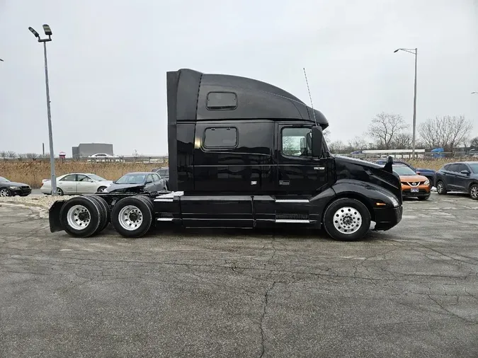 2020 VOLVO VNL64T860