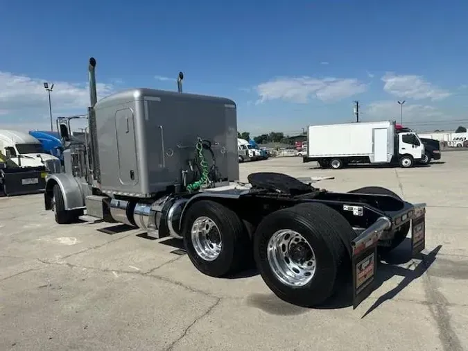 2021 Peterbilt 389