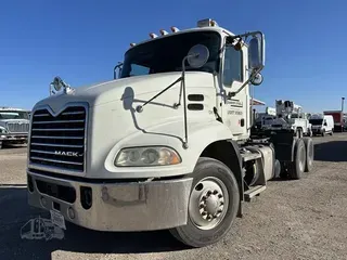 2016 MACK PINNACLE CXU613