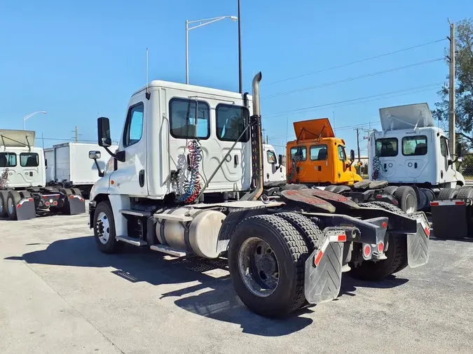 2019 FREIGHTLINER/MERCEDES CASCADIA 125