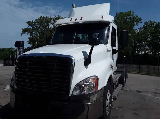 2019 FREIGHTLINER CASCADIA 125d6d802c8c2c29e8136f21f53595d0743