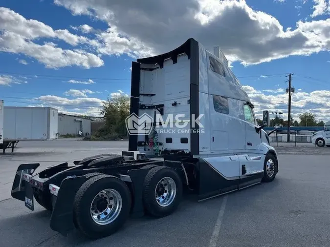 2025 VOLVO VNL64T860