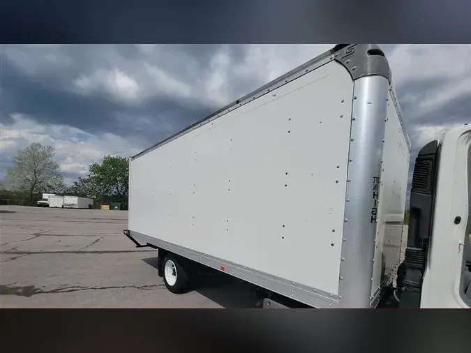2019 HINO 195
