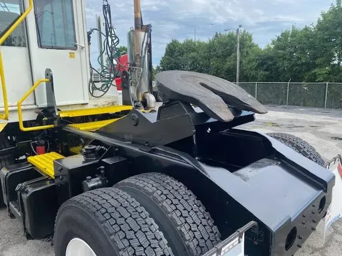 2017 Autocar ACTT42d6dd25d3e7b867437b7a68a02a49d507